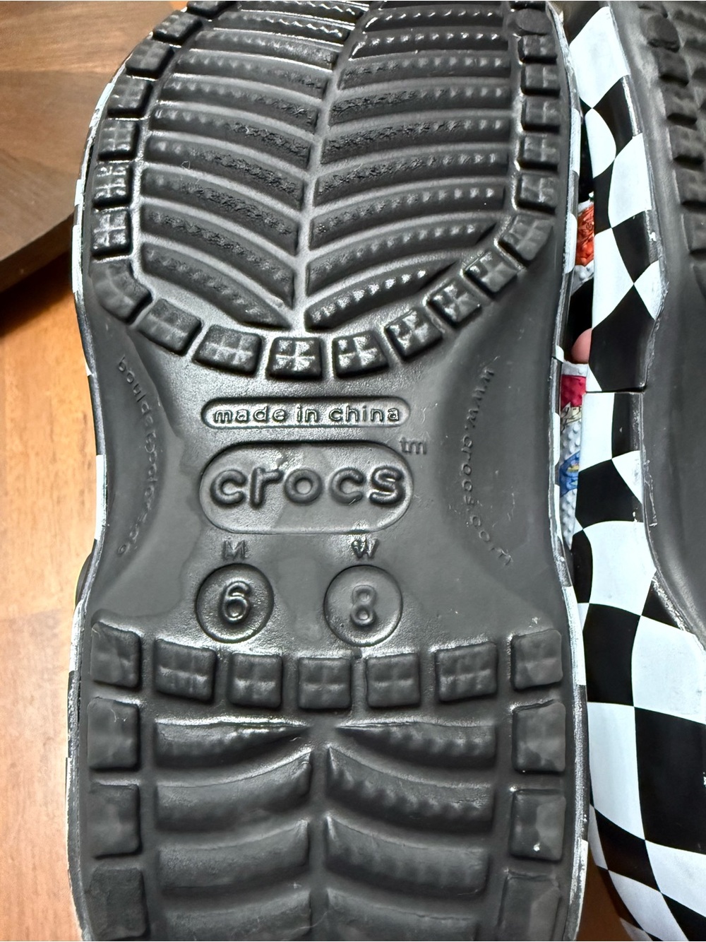 CROCS Alice in Wonderland White Graphic Slip-On Sandals - Picture 4 of 4